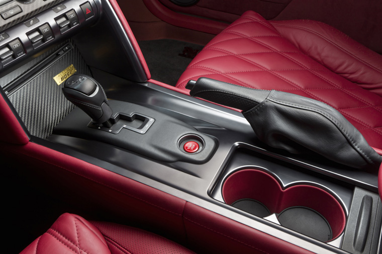 2011 R35 Nissan GT-R Egoist Center Console Picture